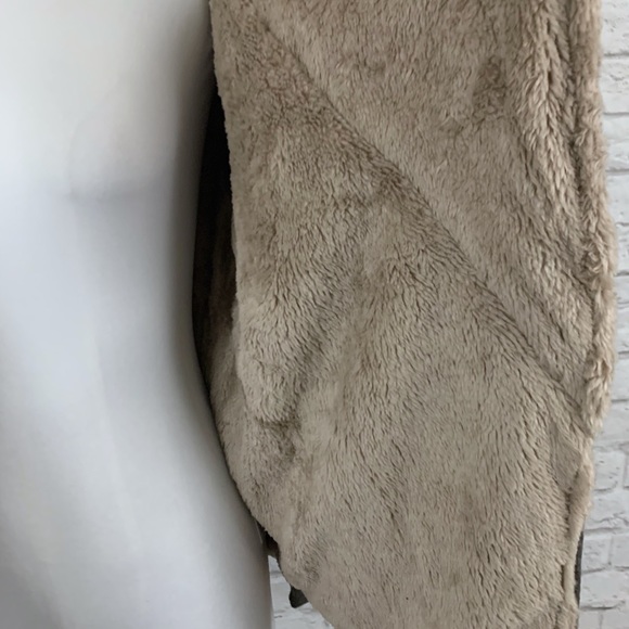 NWT Sherpa Soft & Fuzzy Gray Jacket - Picture 7 of 8